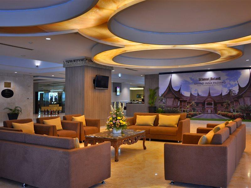 Truntum Padang Hotel Exterior foto