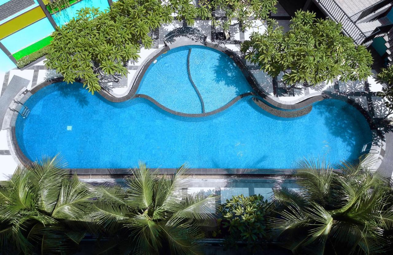 Truntum Padang Hotel Exterior foto