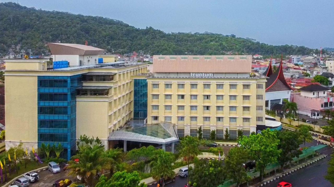 Truntum Padang Hotel Exterior foto