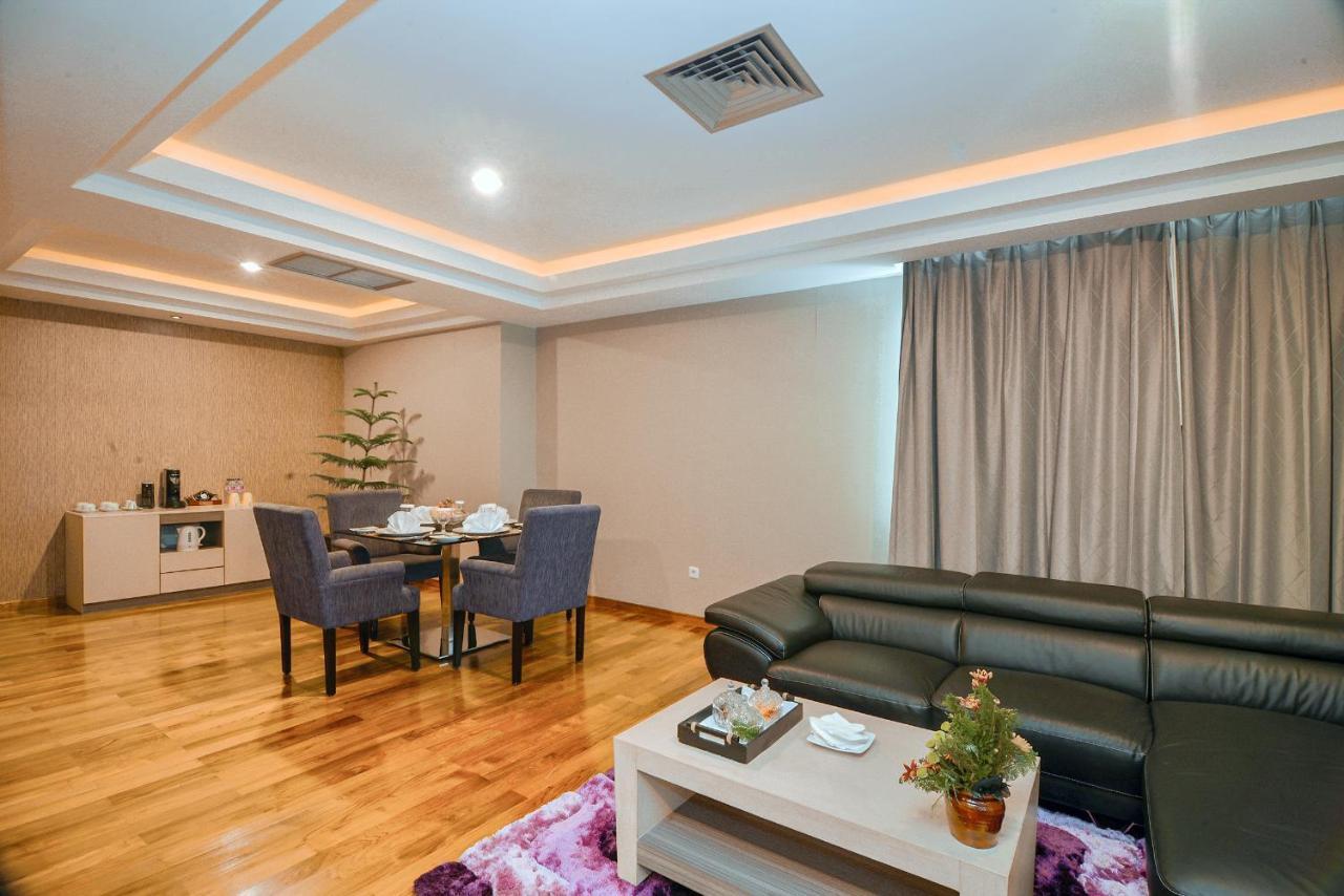 Truntum Padang Hotel Exterior foto