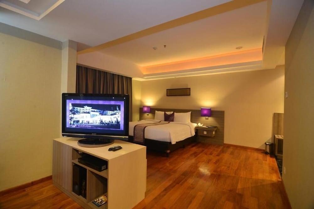 Truntum Padang Hotel Exterior foto