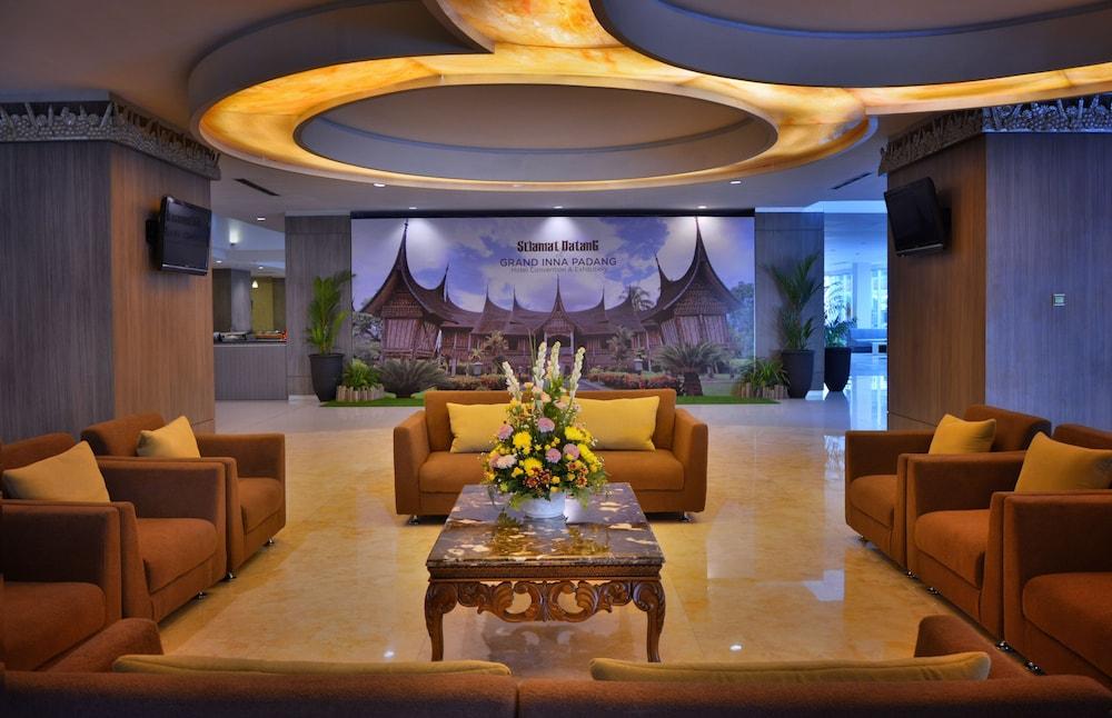 Truntum Padang Hotel Exterior foto