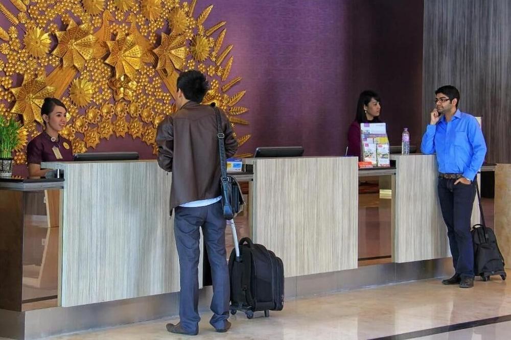 Truntum Padang Hotel Exterior foto