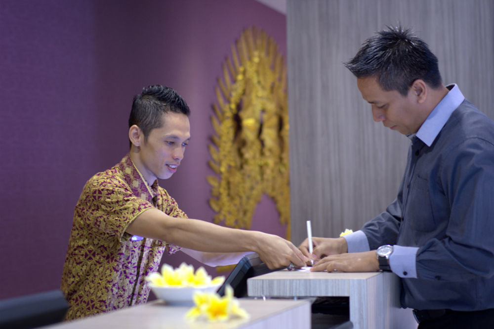 Truntum Padang Hotel Exterior foto