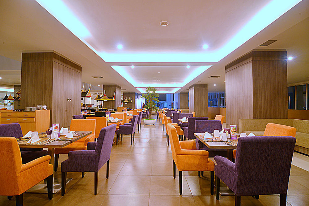 Truntum Padang Hotel Exterior foto